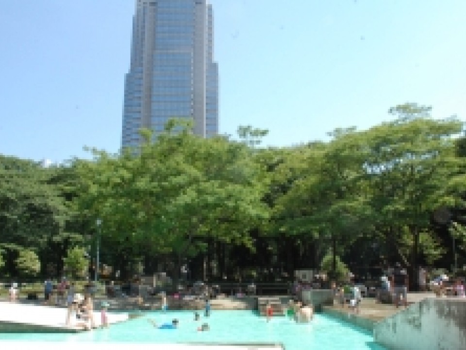 Paddling Pool in Shinjuku Chuo Park