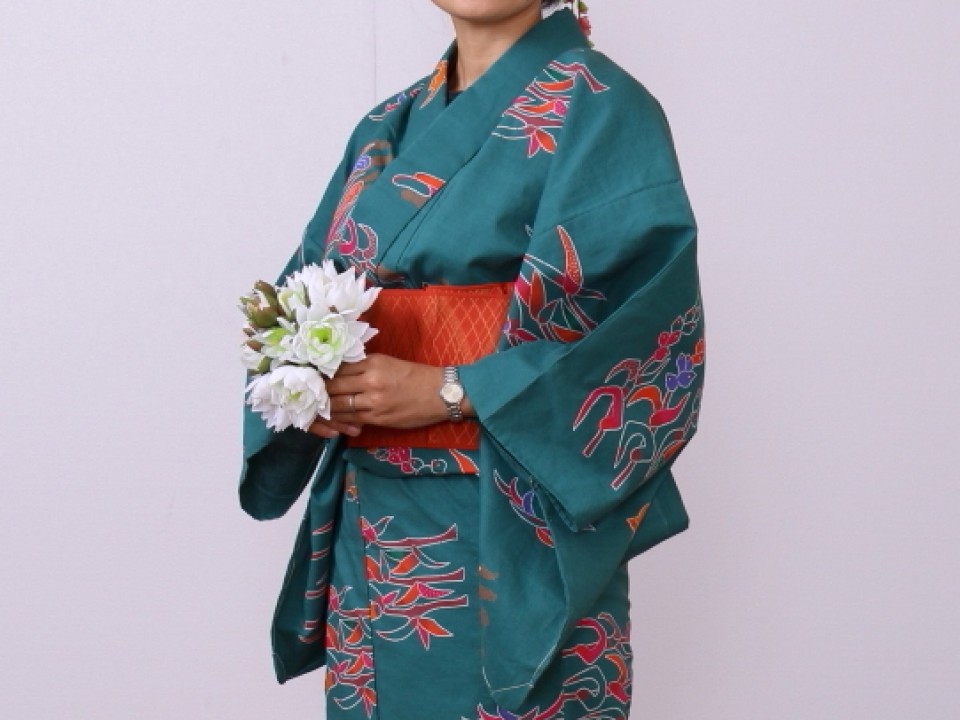 You can learn how to wear kimono, too.