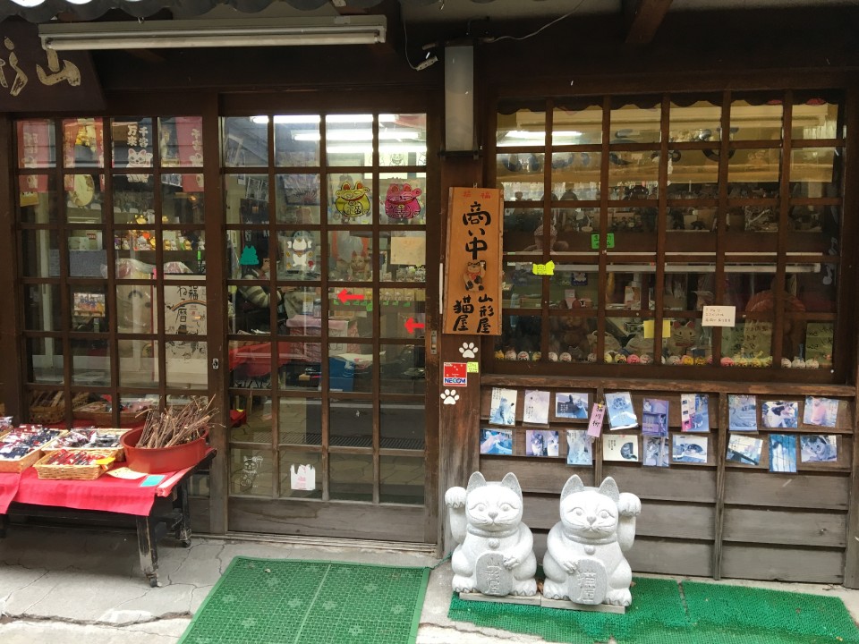 No shortage of places to hunt for souvenirs