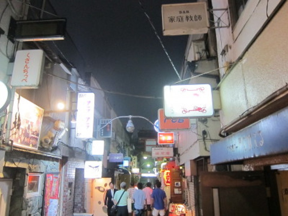 narrow little alley - lively after 10pm