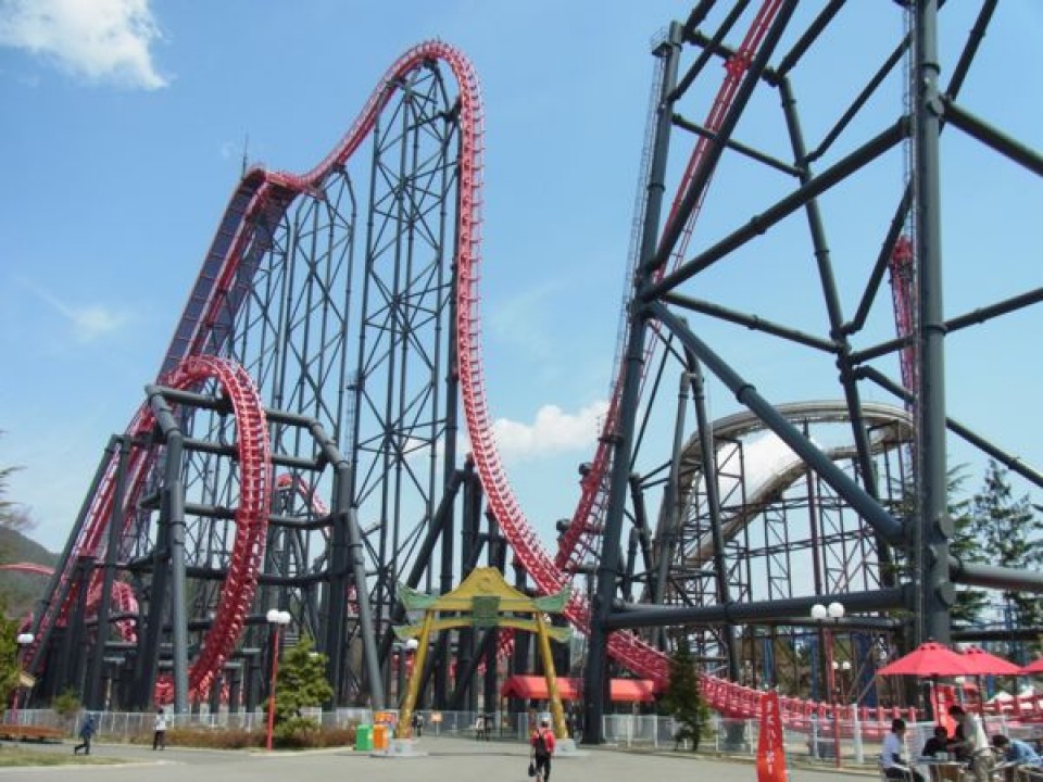 Eejanaika roller coaster