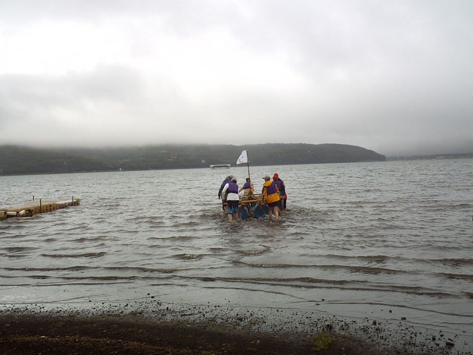 Rafting on Lake Yamanaka